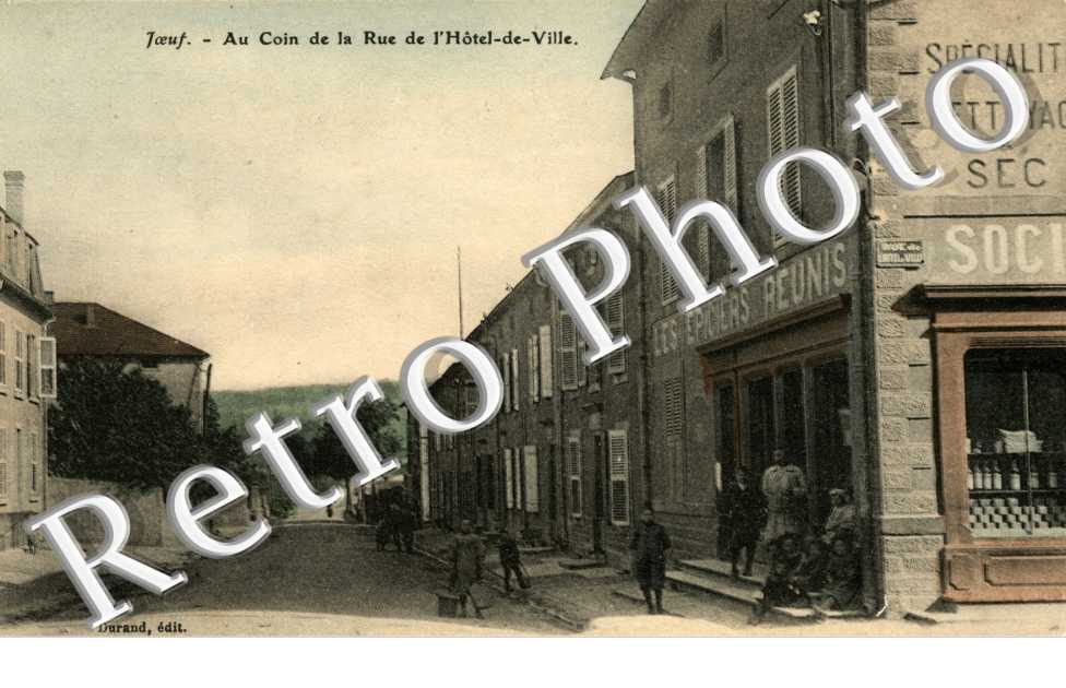 au coin de la rue de l'hotel de ville (COULEUR)