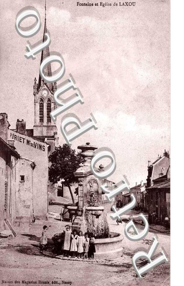 fontaine et eglise