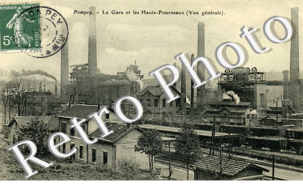 La gare et les hauts fourneaux