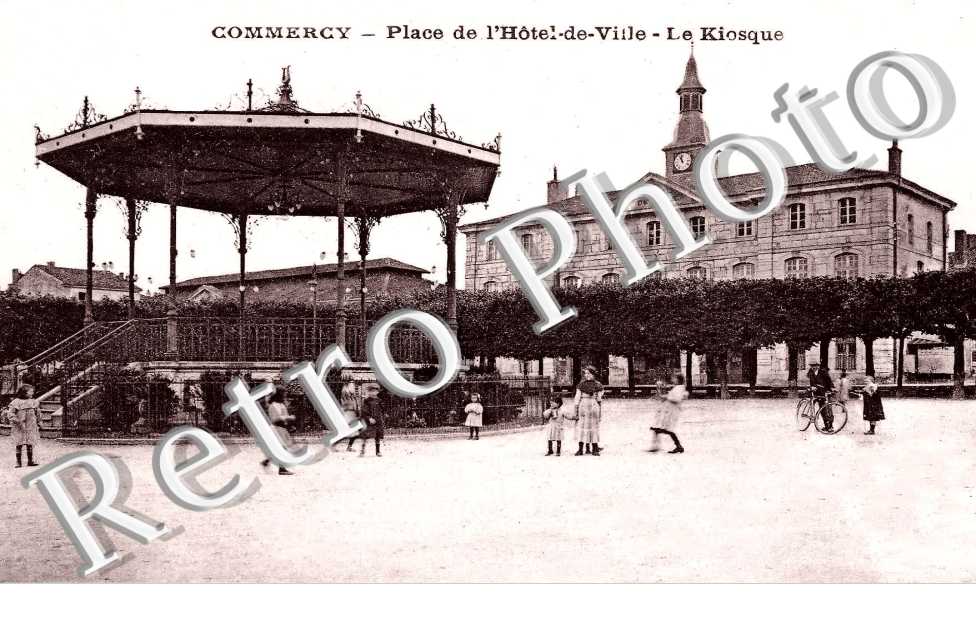 Place de l'hotel-de-ville - le kiosque