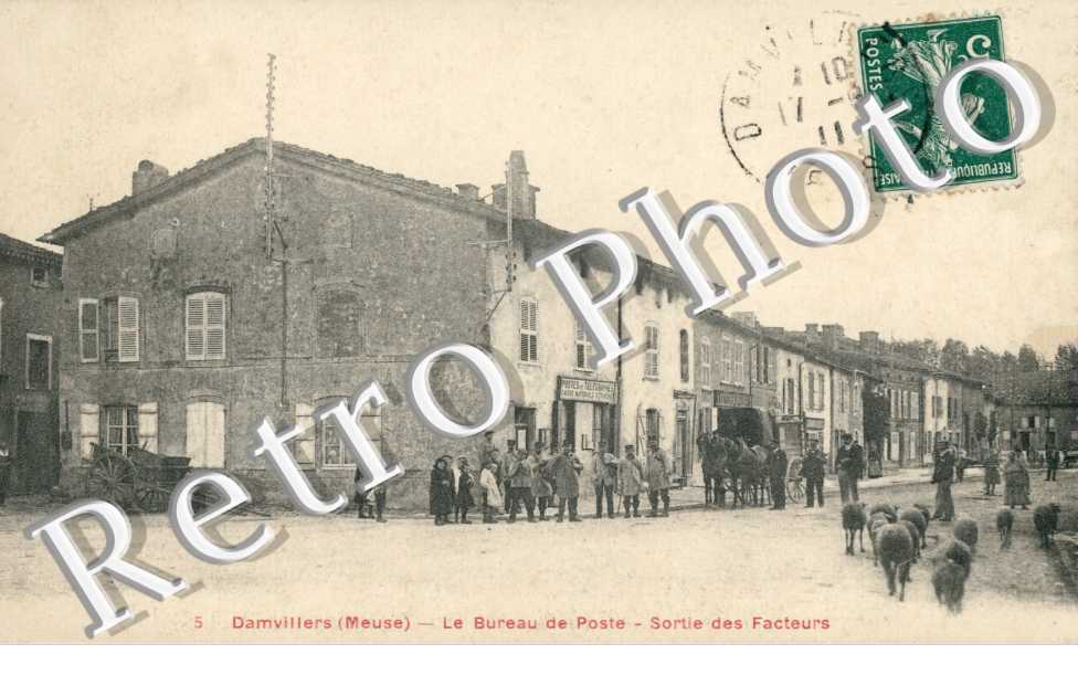 Le bureau de poste - sortie des facteurs