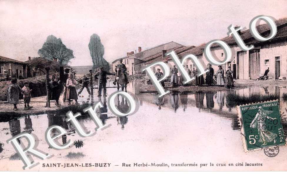 RUE HERBE MOULIN, TRANSFORMEE PAR LA CRUE EN CITE LACUSTRE