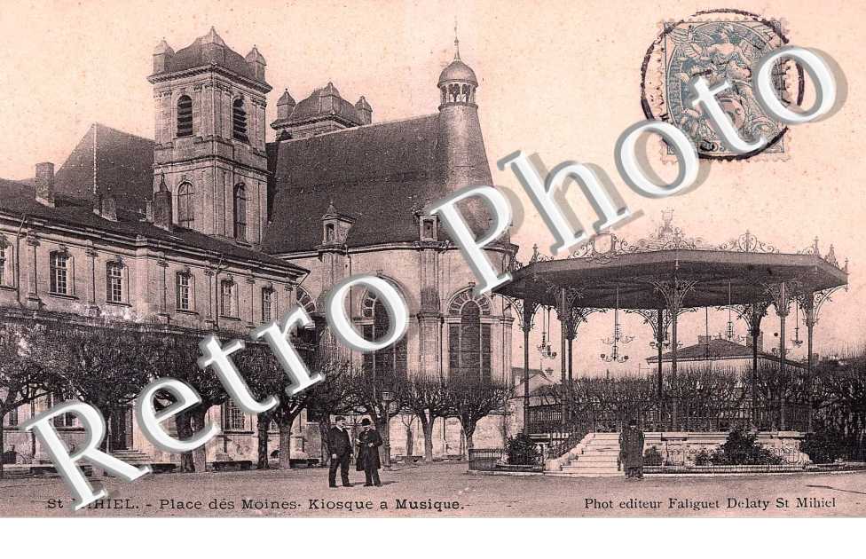 Place des Moines Kiosque a Musique