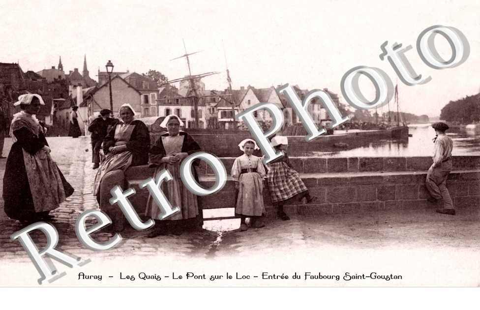 Les quais - le pont sur le Loc - entree du faubourg St-Goustan