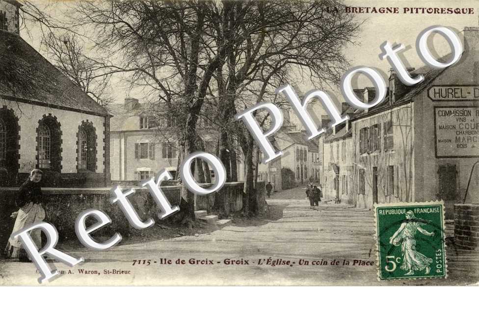 l'eglise, un coin de la place