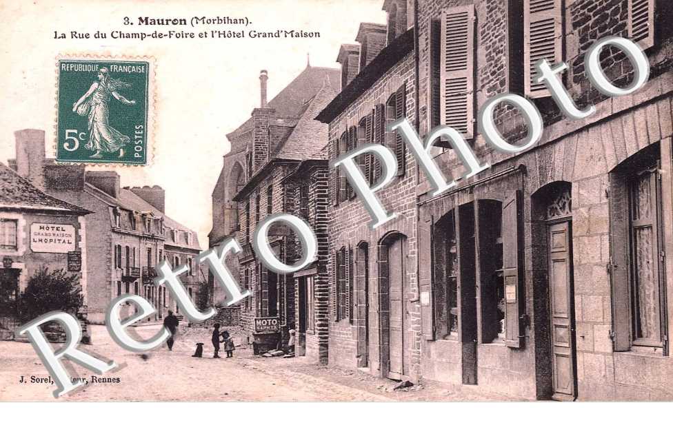 La rue du champ de foire et l'hotel Grand'maison