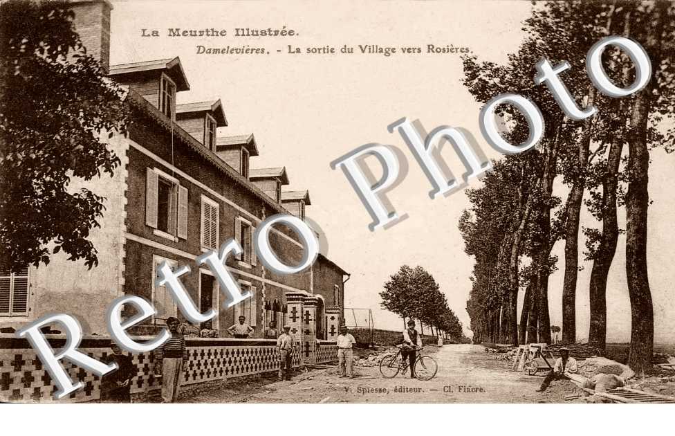 La sortie du village vers Rosieres