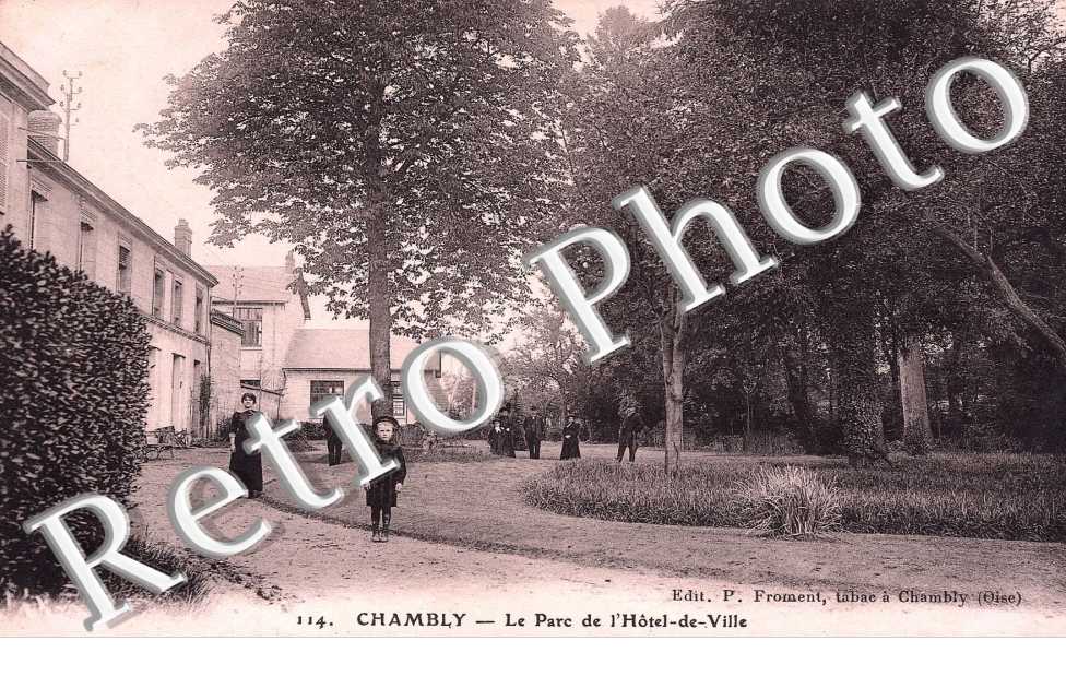 Le parc et l'hotel de ville