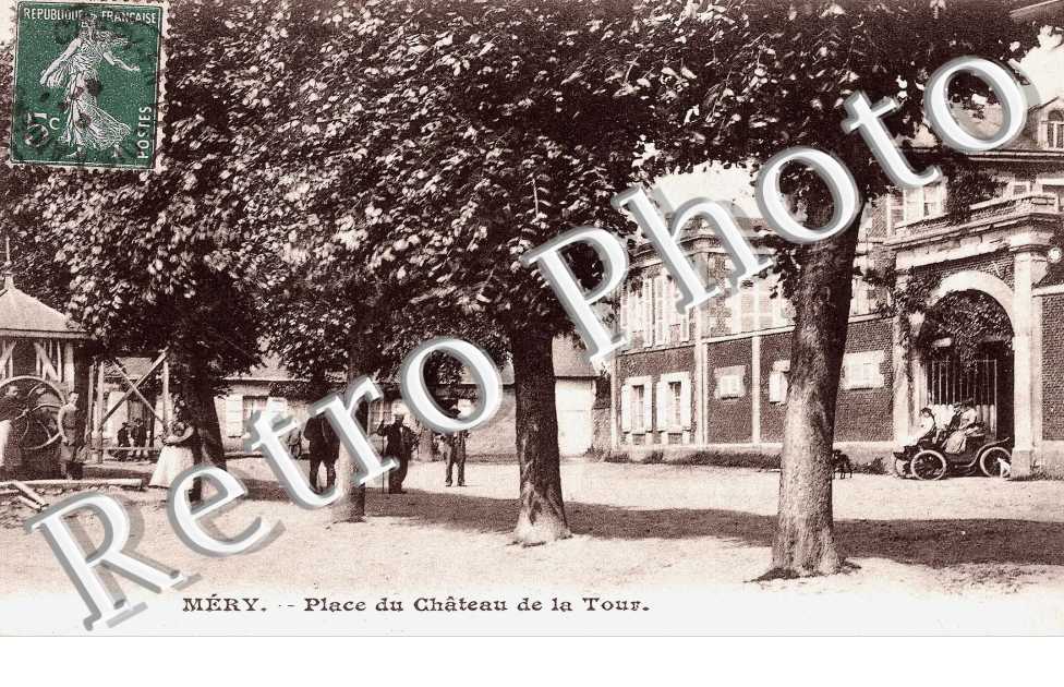 Place du chateau de la Tour