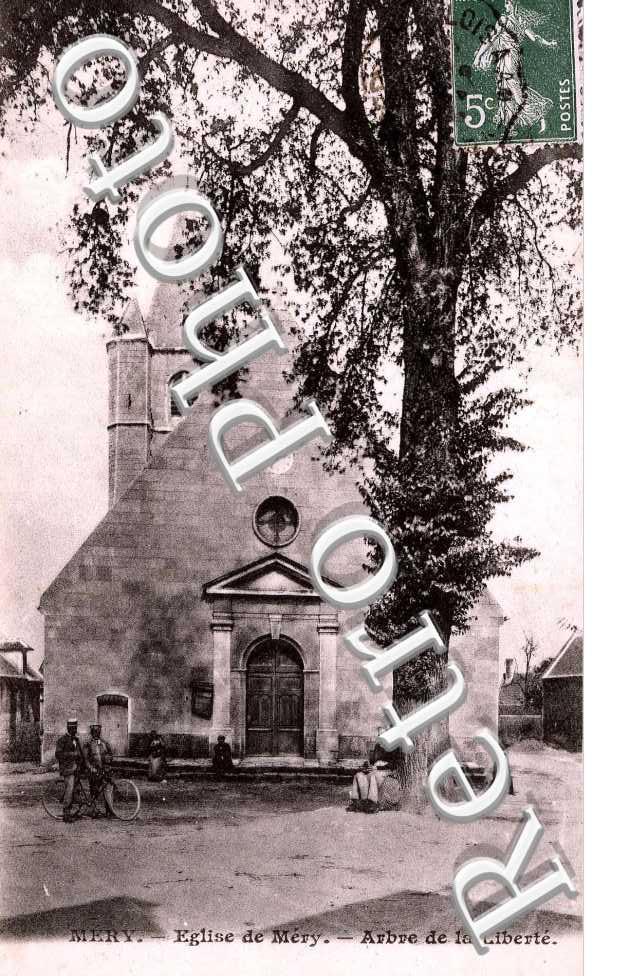 Eglise - arbre de la liberte