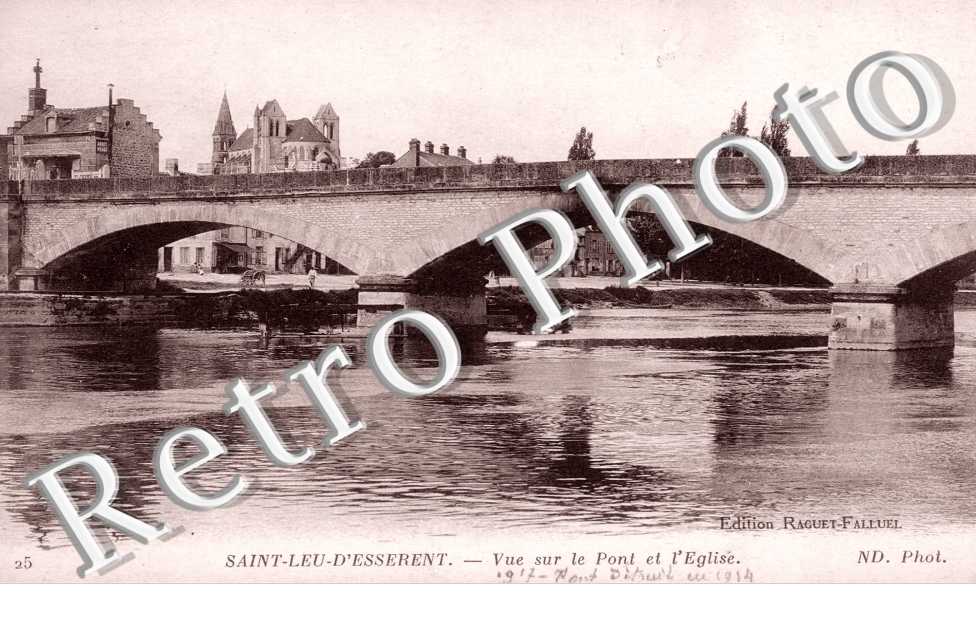 Vue sue le pont et l'Eglise