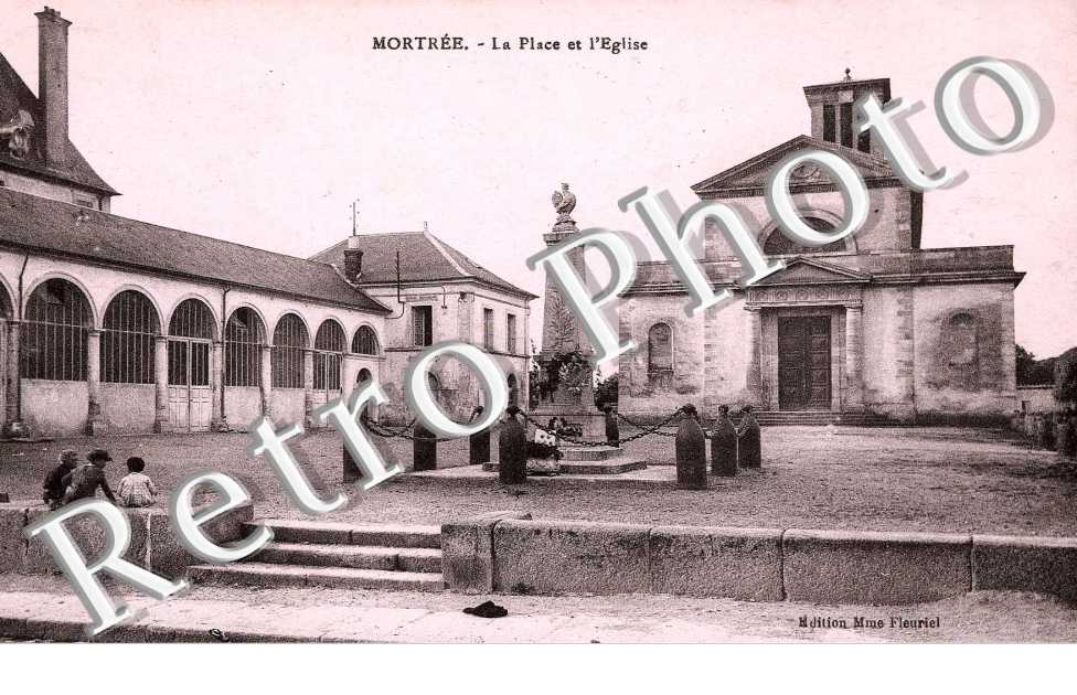 la place et l'eglise
