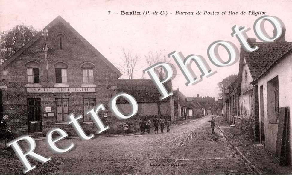 Bureau de poste et rue de l'Eglise