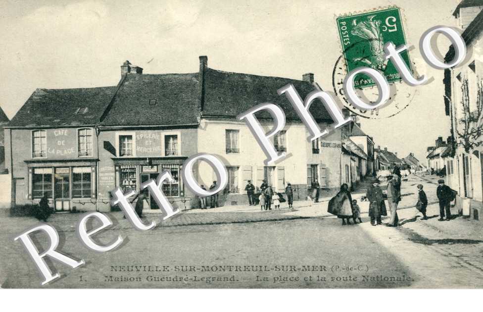 Maison Gueudre-Legrand - La place et la route nationale