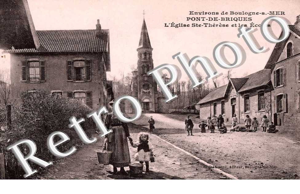 Pont de Briques - L'eglise Sainte Therese et les ecoles