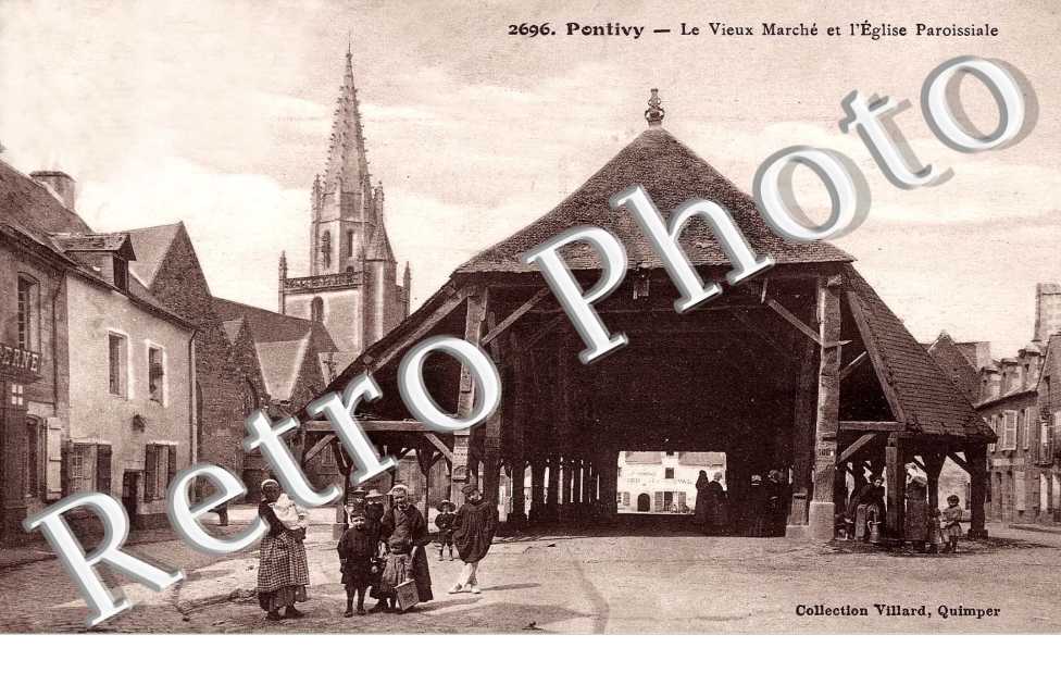 LE VIEUX MARCHE ET L'EGLISE PAROISSIALE