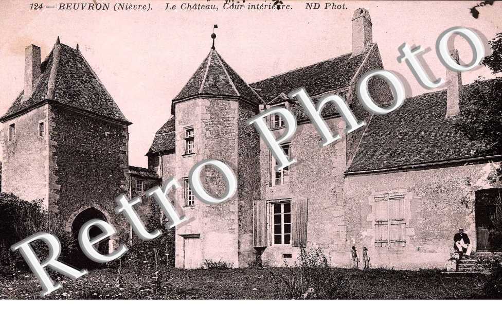 le chateau, cour interieure