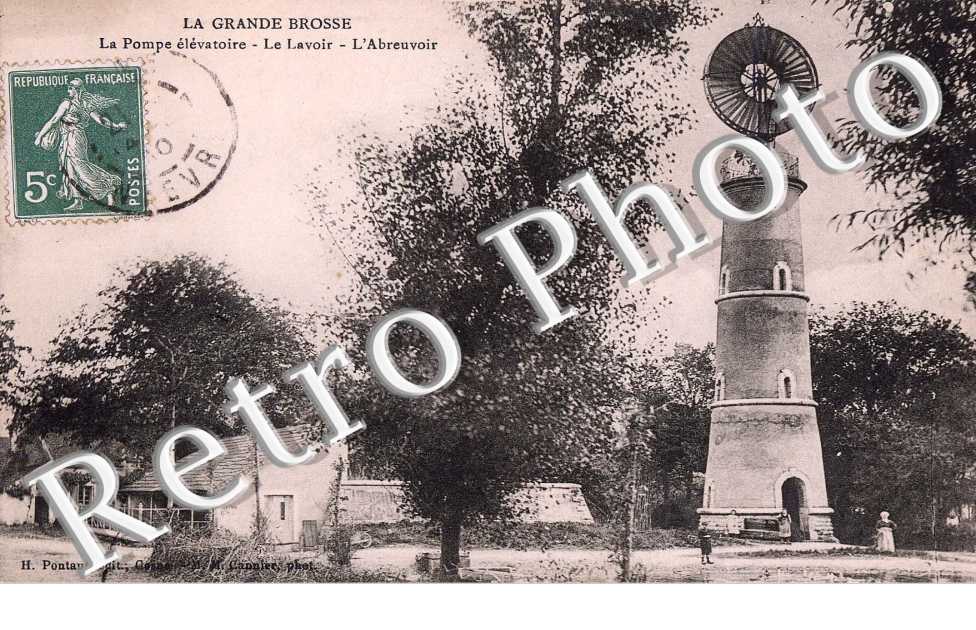 La Grande Bosse, la pompe elevatoire-le lavoir-l'abreuvoir
