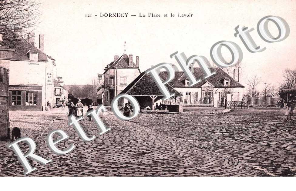 la place et le lavoir