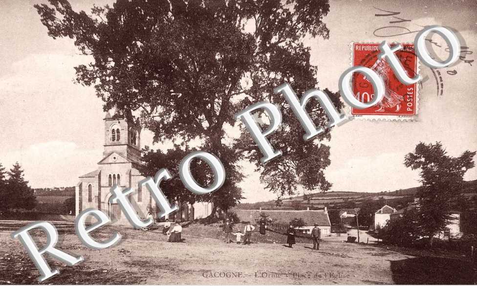 l'orme, la place de l'Eglise