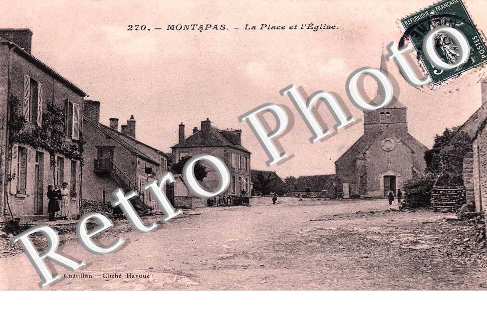 la place et l'eglise