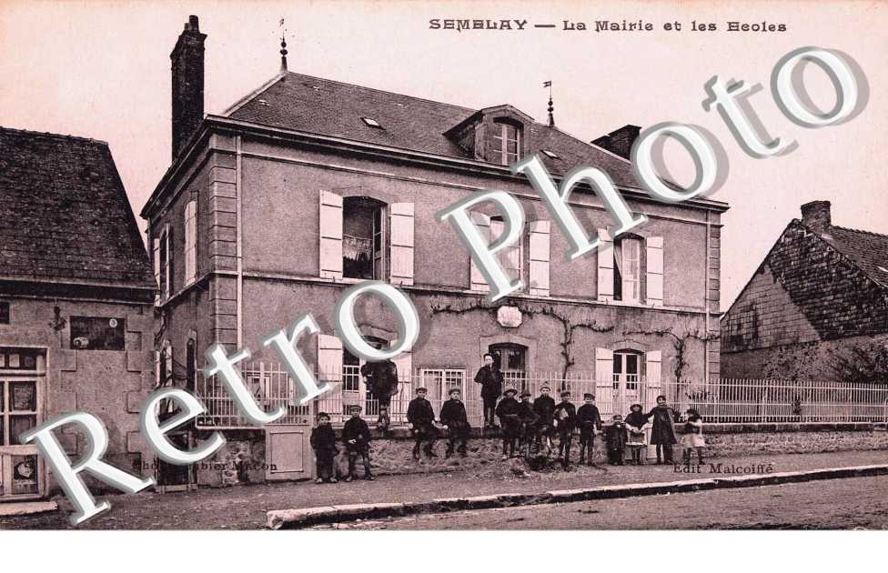 la mairie et les ecoles