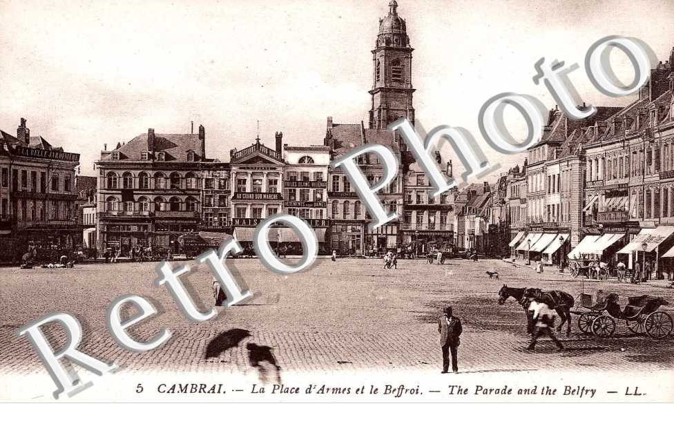 la place d'Armes et le beffroi