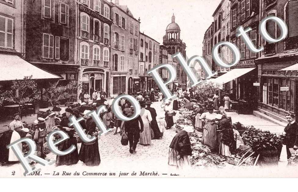 la Rue du Commerce un jour de marche
