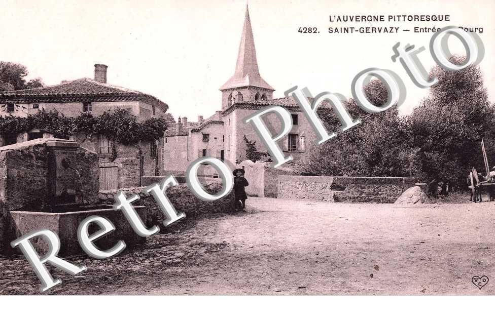 L'ENTREE DU BOURG