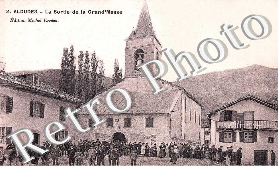 la sortie de la Grand'Messe