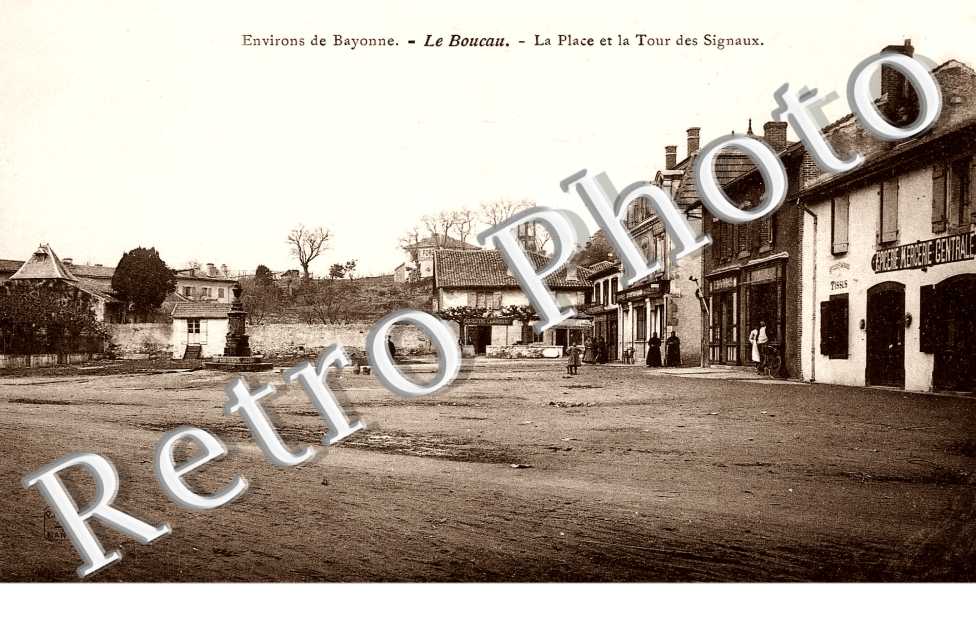 La place et tour des signaux
