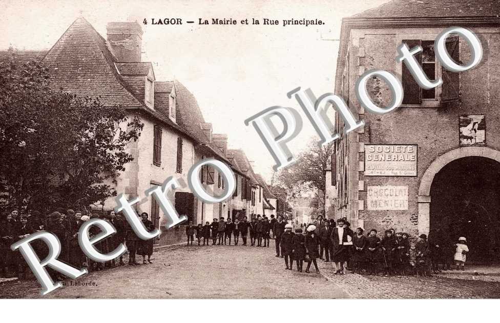 La mairie et rue principale