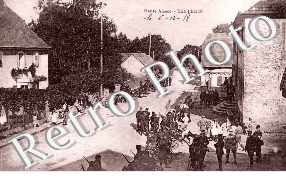 une rue animee le 6 decembre 1918