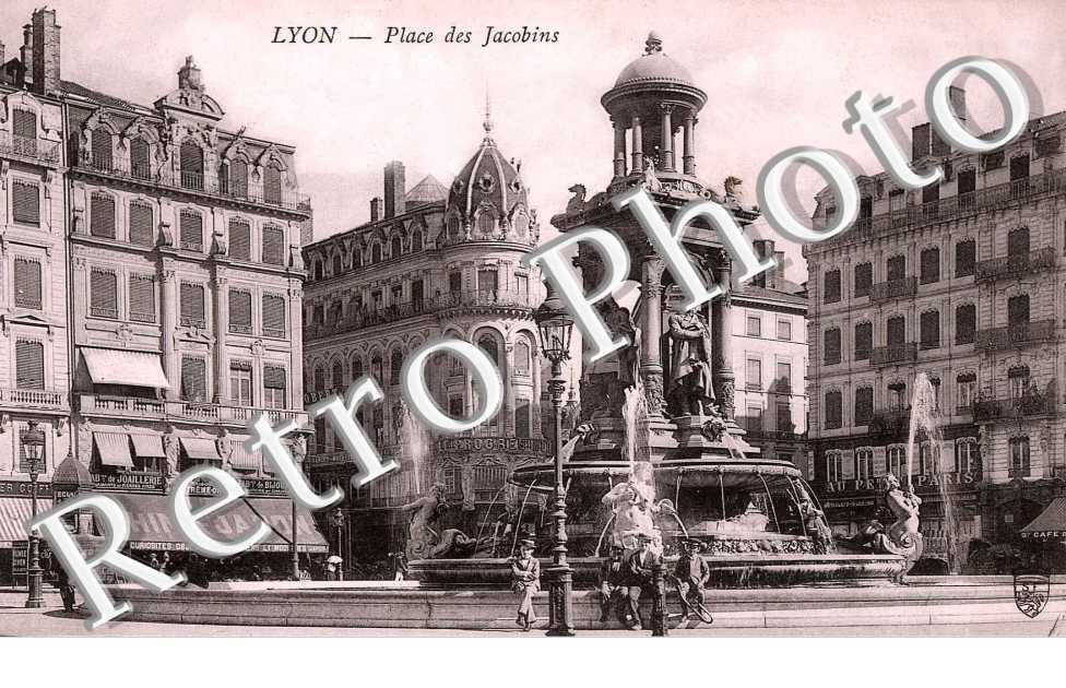 PLACE  DES JACOBINS