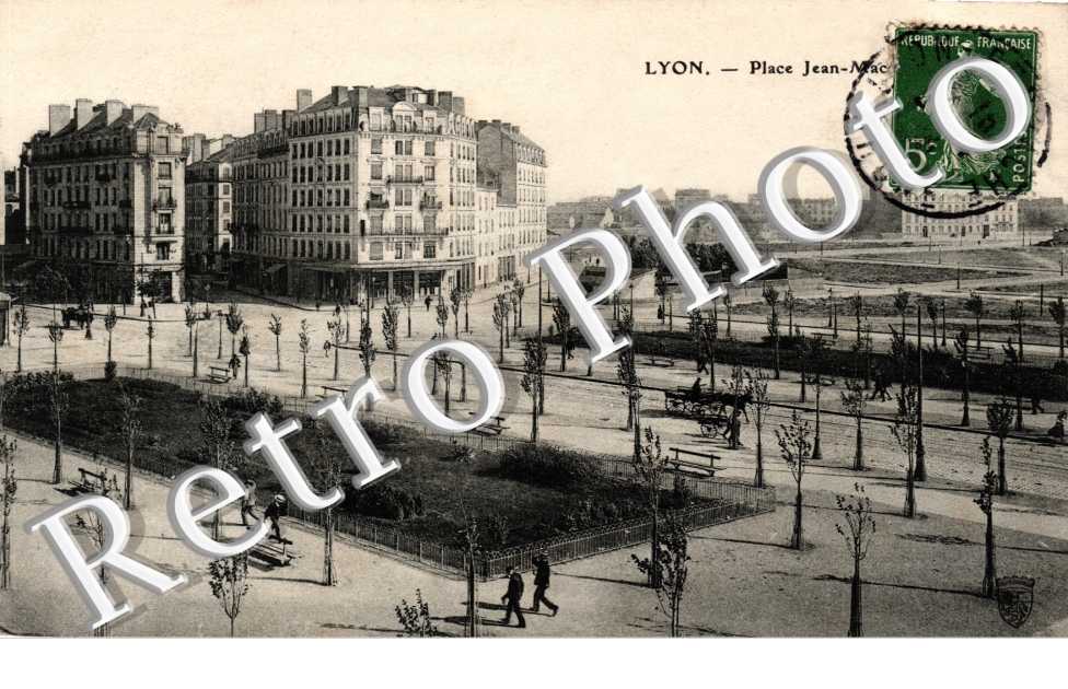 PLACE JEAN MACE