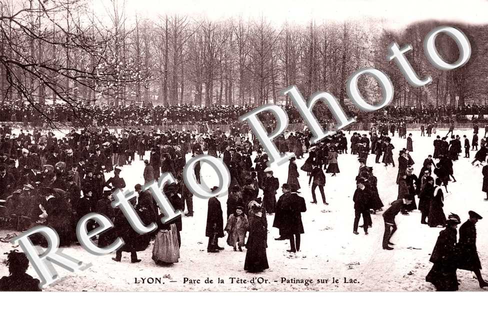 Parc de la Tete d'Or  PATINAGE SUR LE LAC