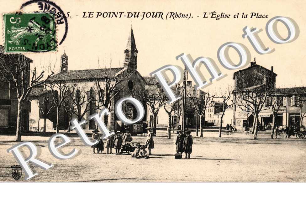 LE POINT DU JOUR L'EGLISE ET LA PLACE