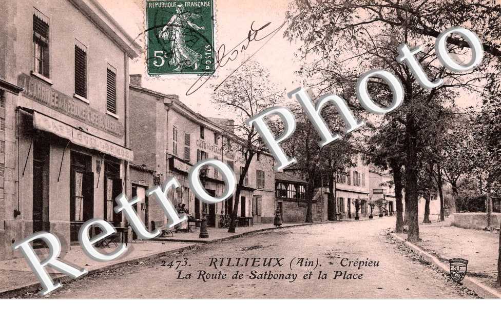 la route de Satbonay et la place