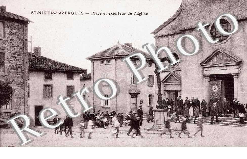 Place et exterieur de l'eglise