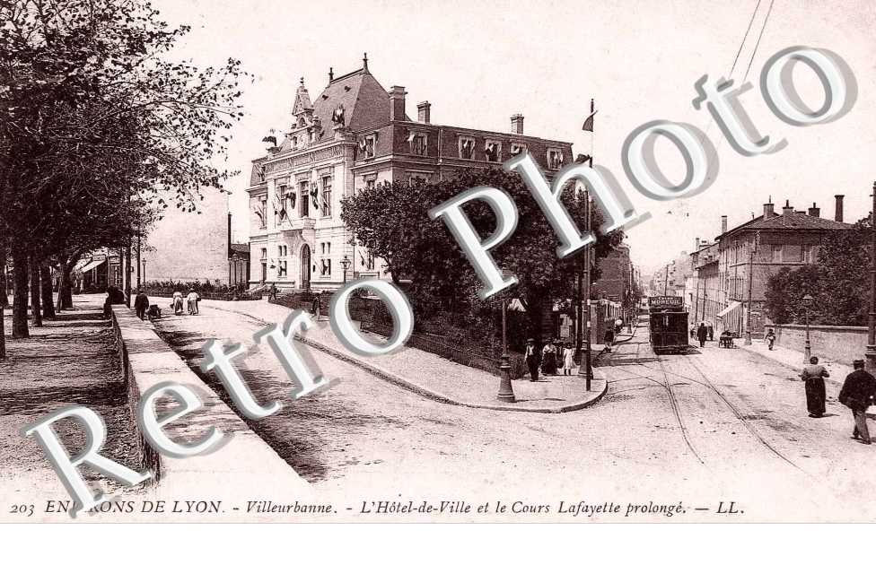 Hotel de ville et le Cours Lafayette prolonge