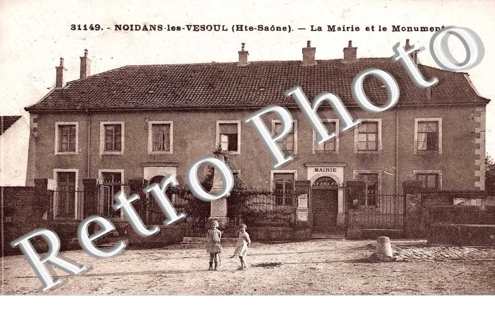 la mairie et le monument