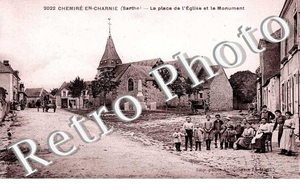 La Place de l'Eglise et le Monument