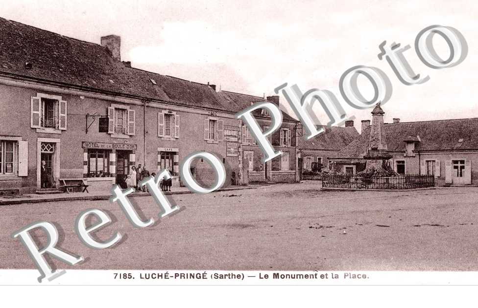 Le monument et la place