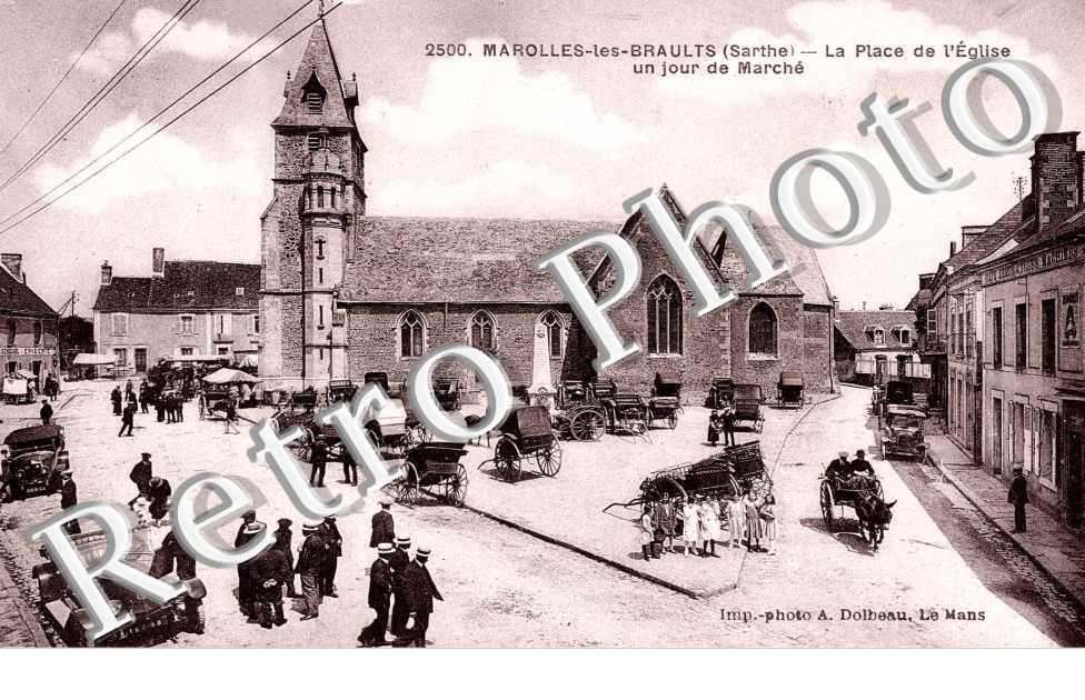 La place de l'eglise - Un jour de marche