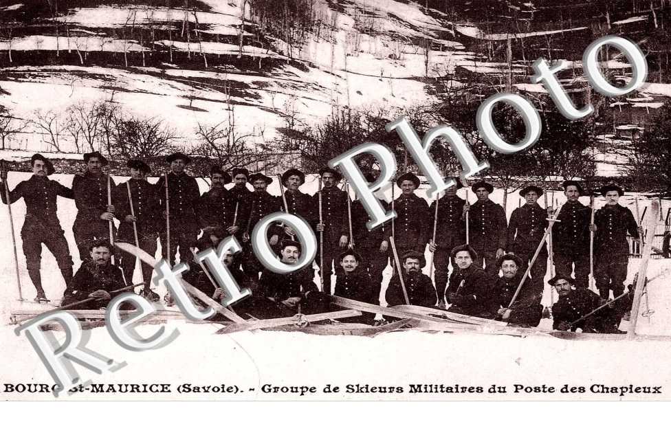 Groupe de skieurs militaires du poste des Chapieux