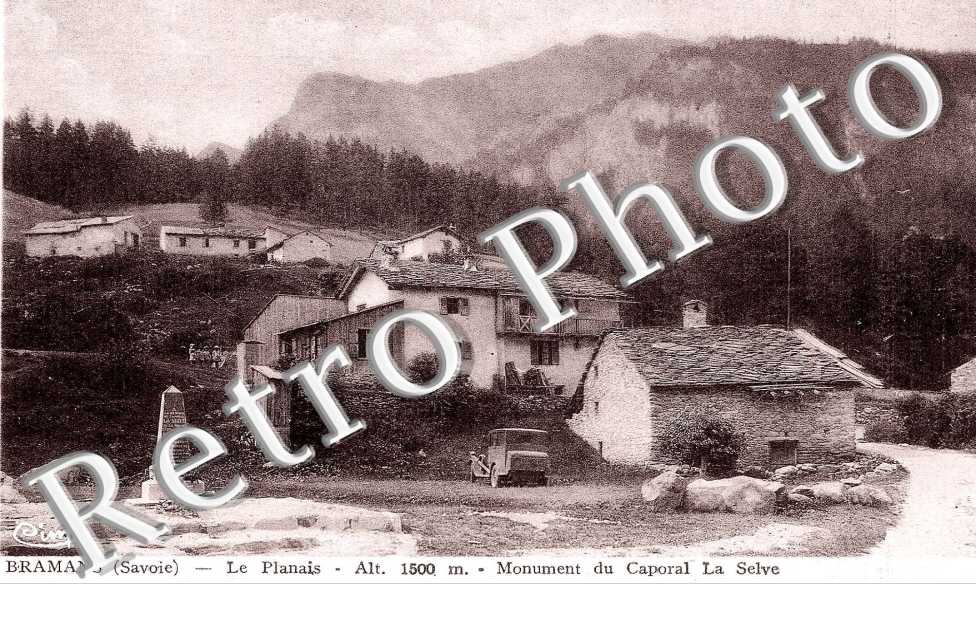 le Planais -  monument du caporal la Selve