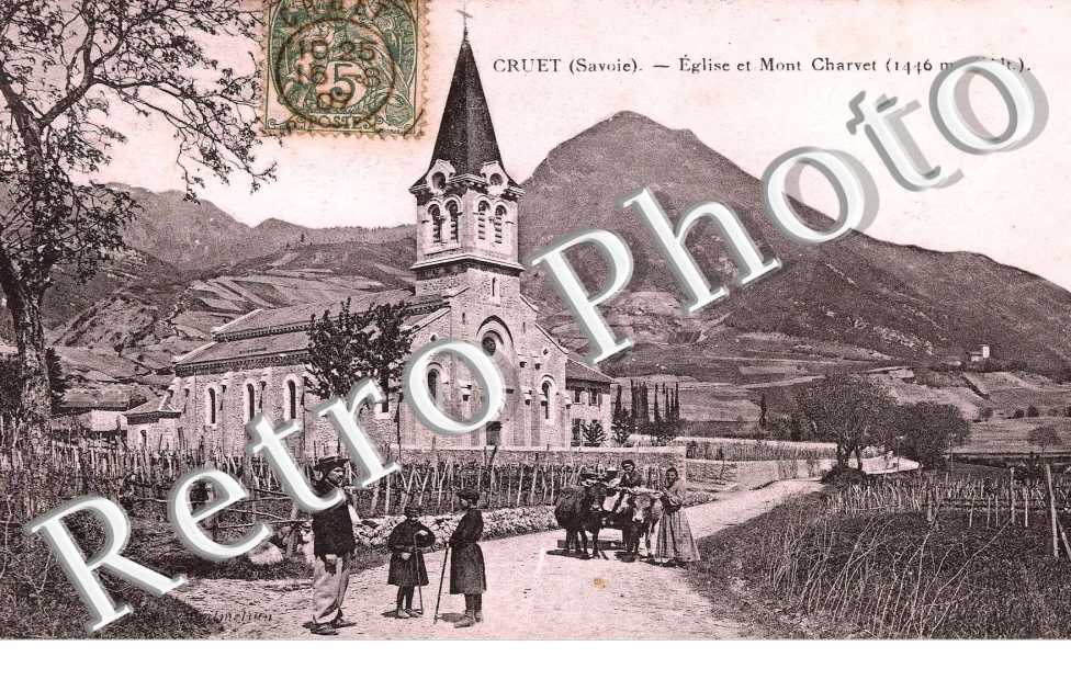 Eglise et Mont Charvey
