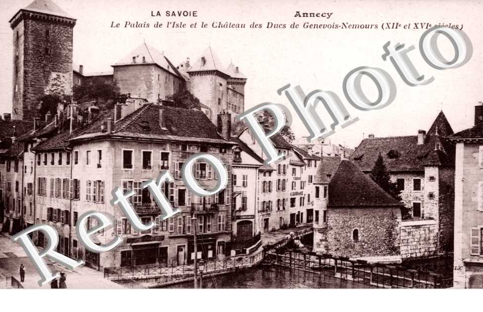 le palais de l'Ile et le chateau des Ducs de Genevois-Nemours