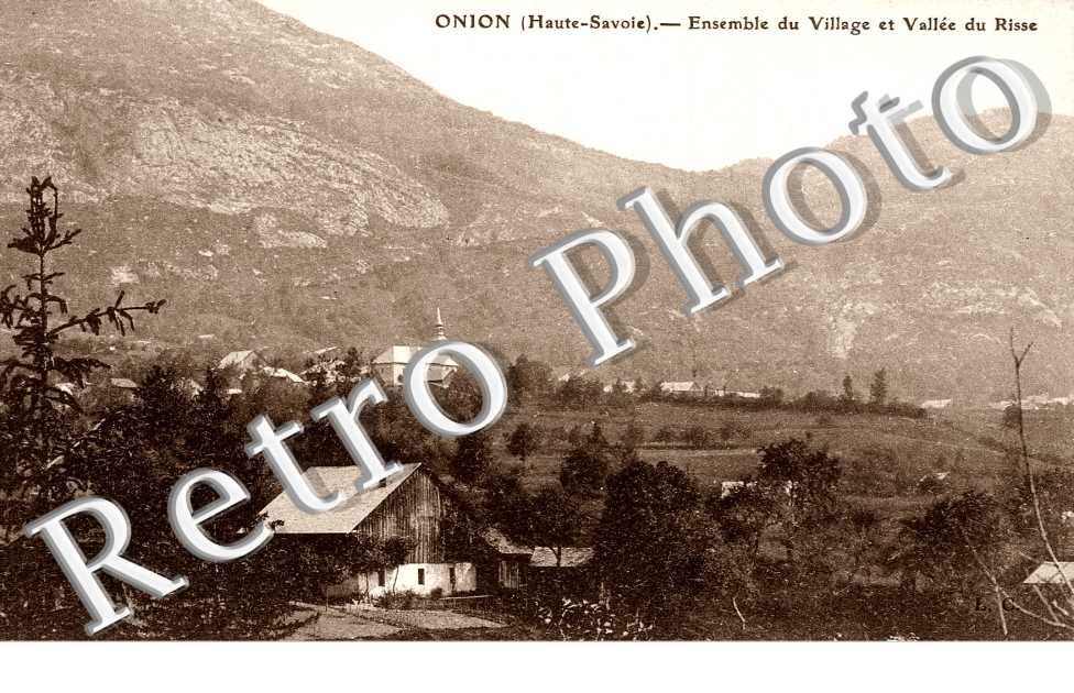 Ensemble du village et vallee du Risse
