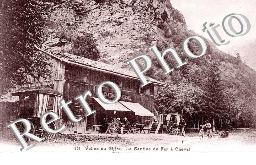 Vallee du Giffre - La cantine du Fer a cheval